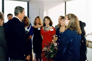 Image description is not available for 1992.212